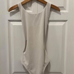 Brand New Aritzia Contour Cross-Back Bodysuit- Medium